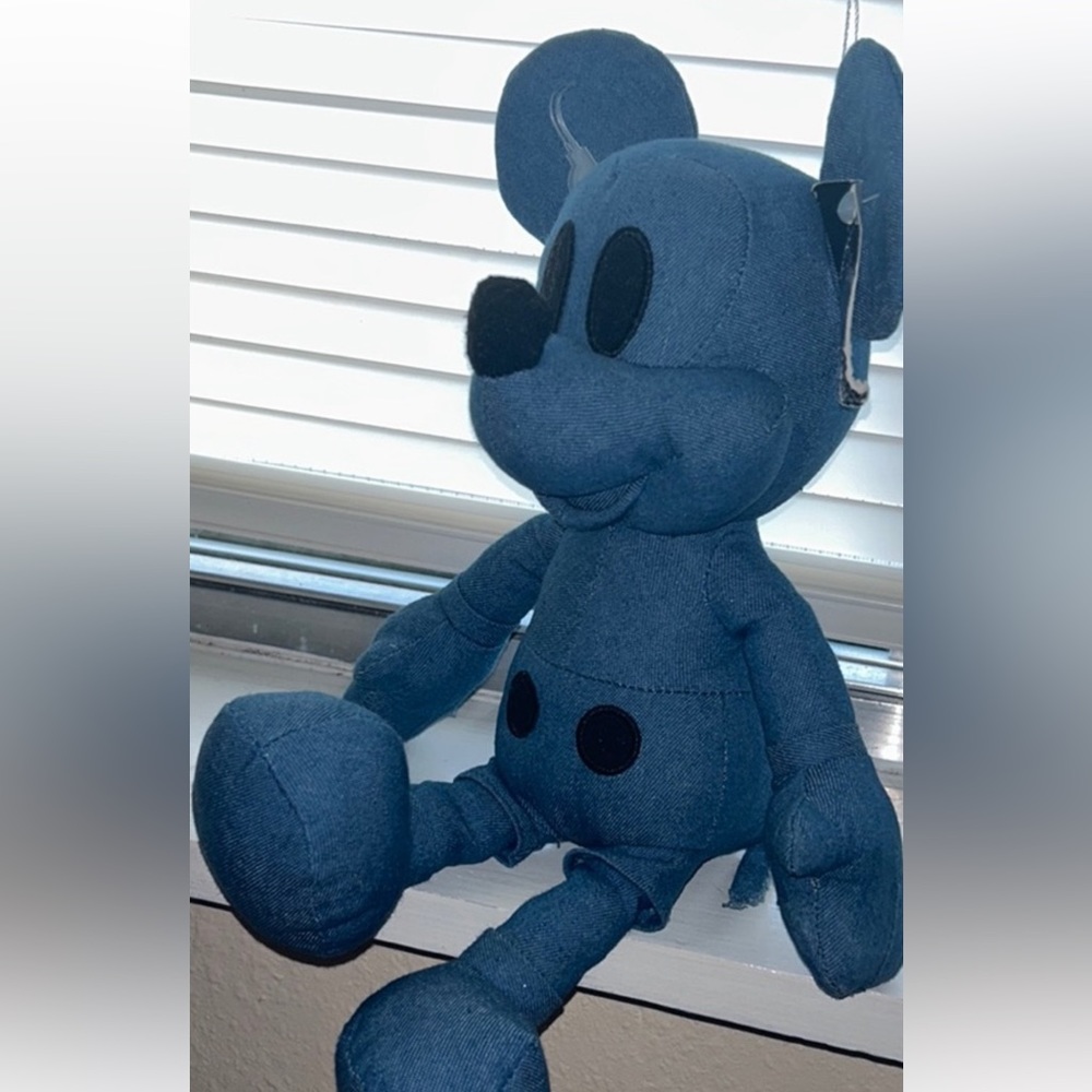 Mickey Mouse - Picture 2 of 4